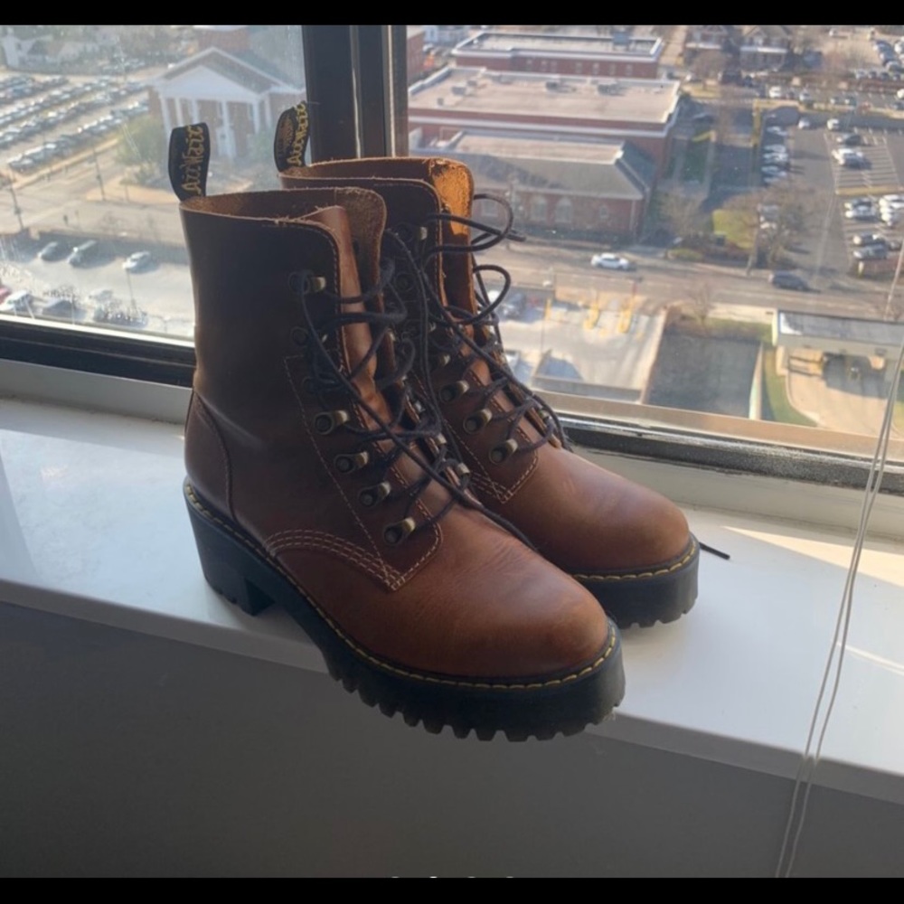 dr martens leona boots